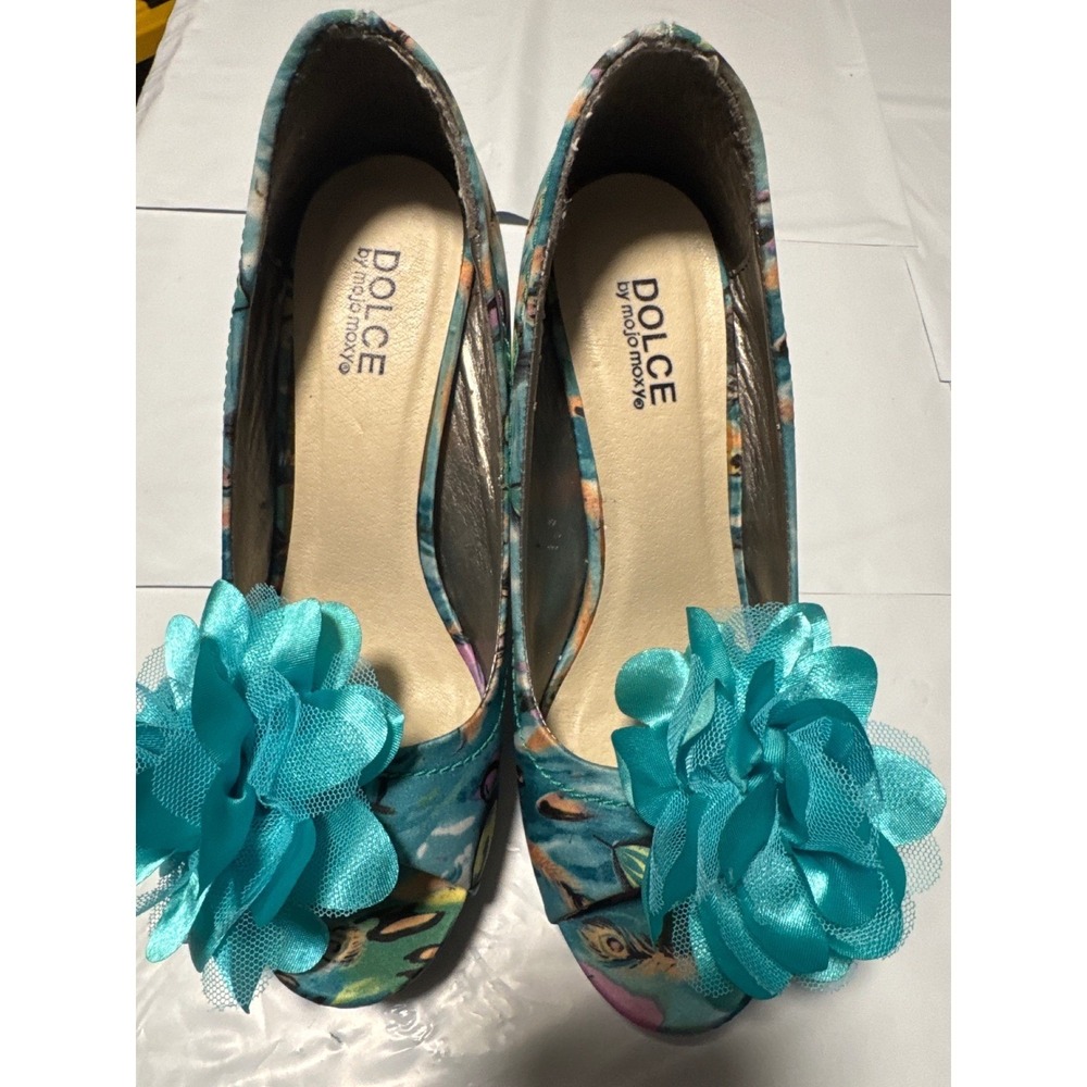 DOLCE Mojo Moxie Heels Turquoise Peacock Floral‎ Flower Applique Pumps Size 7M
